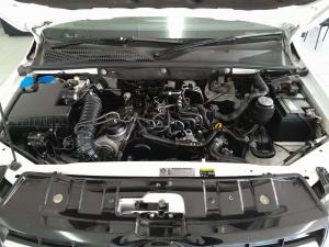 Volkswagen Amarok 2.0 Bitdi Highline 132KW automatic D/C - Image 9