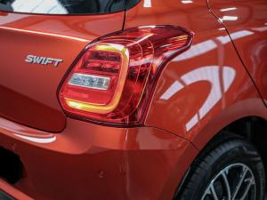 Suzuki Swift 1.2 GLX auto - Image 8