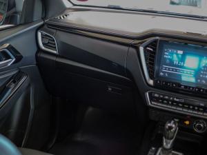 Isuzu D-Max 3.0TD double cab V-Cross 4x4 - Image 25