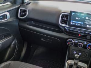 Hyundai Venue 1.0T Fluid auto - Image 16