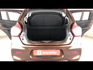 Toyota Vitz 1.0 XR manual - Image 13