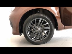 Toyota Vitz 1.0 XR manual - Image 18