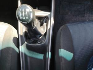 Toyota Starlet 1.4 XS - Image 11