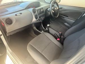 Toyota Etios hatch 1.5 Sprint - Image 7
