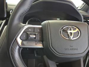Toyota Land Cruiser 300 3.3D GR-Sport - Image 9