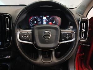 Volvo XC40 D4 AWD Momentum - Image 8