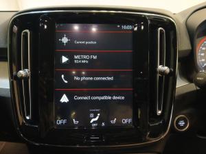 Volvo XC40 D4 AWD Momentum - Image 14