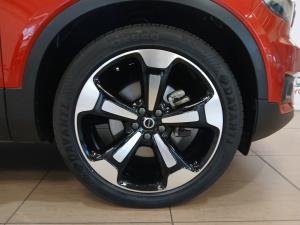 Volvo XC40 D4 AWD Momentum - Image 22