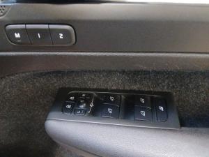 Volvo XC40 D4 AWD Momentum - Image 26