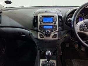 Hyundai i30 1.6 GLS - Image 11