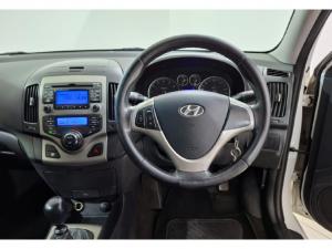 Hyundai i30 1.6 GLS - Image 13