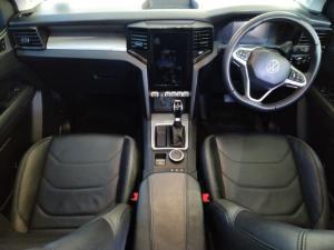 Volkswagen Amarok 2.0TDI double cab Life 4Motion auto - Image 11
