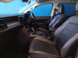 Volkswagen Amarok 2.0TDI double cab Life 4Motion auto - Image 12