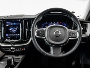 Volvo XC60 B5 AWD Essential - Image 10