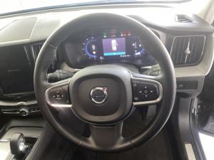 Volvo XC60 B5 AWD Essential - Image 13