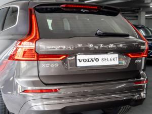 Volvo XC60 B5 AWD Essential - Image 15
