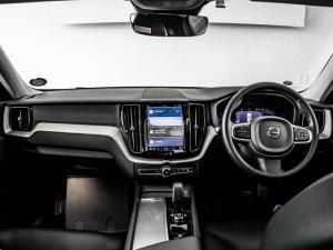 Volvo XC60 B5 AWD Essential - Image 17