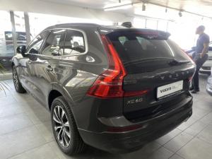 Volvo XC60 B5 AWD Essential - Image 3