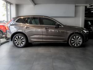 Volvo XC60 B5 AWD Essential - Image 3