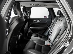 Volvo XC60 B5 AWD Essential - Image 6