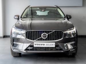 Volvo XC60 B5 AWD Essential - Image 8