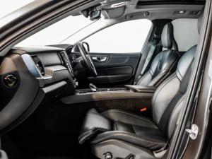 Volvo XC60 B5 AWD Ultimate Bright - Image 4