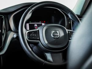 Volvo XC60 B5 AWD Essential - Image 19