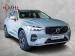 Volvo XC60 B5 AWD Essential - Thumbnail 1