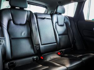Volvo XC60 B5 AWD Essential - Image 6