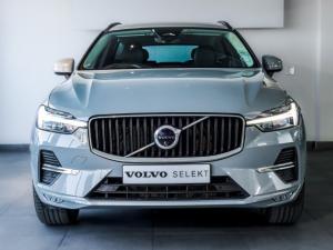 Volvo XC60 B5 AWD Essential - Image 8