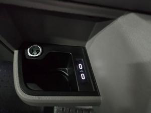 Volkswagen Transporter 2.0TDI Kombi SWB Trendline auto - Image 10