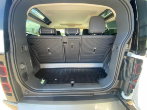 Land Rover Defender 90 D300 X-Dynamic SE - Image 16