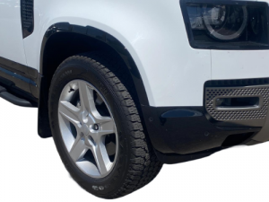 Land Rover Defender 90 D300 X-Dynamic SE - Image 5