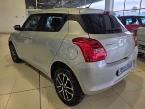 Suzuki Swift 1.2 GLX auto - Image 4