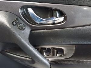 Nissan X-Trail 2.5 4x4 Acenta Tech - Image 17