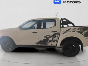 Nissan Navara 2.5DDTi double cab SE Plus auto - Image 4