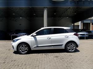 Hyundai i20 1.4 Fluid - Image 6