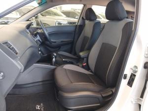 Hyundai i20 1.4 Fluid - Image 9