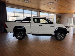 Toyota Hilux 2.8GD-6 double cab Legend auto - Image 3