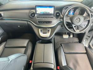Mercedes-Benz V-Class V300d Avantgarde - Image 12