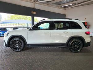 Mercedes-Benz GLB GLB220d 4Matic AMG Line - Image 4