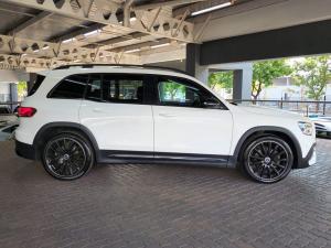 Mercedes-Benz GLB GLB220d 4Matic AMG Line - Image 8