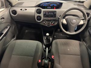 Toyota Etios hatch 1.5 Sprint - Image 6