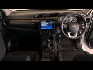 Toyota Hilux 2.4GD-6 double cab Raider manual - Image 6