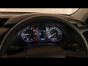 Toyota Hilux 2.4GD-6 double cab Raider manual - Image 9