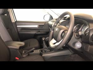 Toyota Hilux 2.4GD-6 double cab Raider manual - Image 10