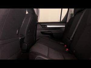 Toyota Hilux 2.4GD-6 double cab Raider manual - Image 11
