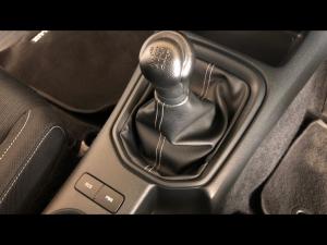 Toyota Hilux 2.4GD-6 double cab Raider manual - Image 15