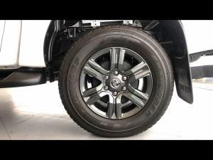 Toyota Hilux 2.4GD-6 double cab Raider manual - Image 19