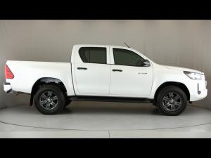 Toyota Hilux 2.4GD-6 double cab Raider manual - Image 3